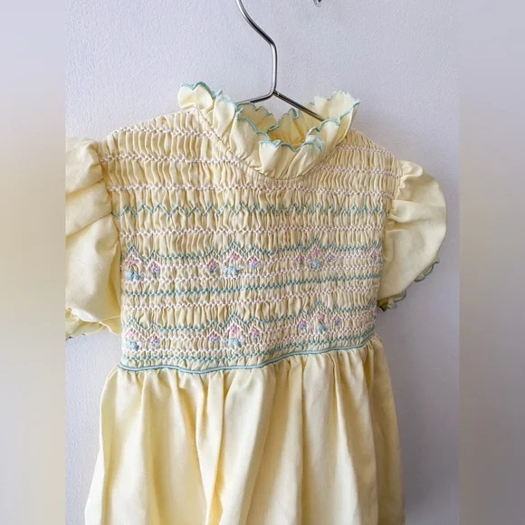 Vintage - Smocked Dress - Short Puff Sleeves - Yellow - Size 2T - Picture 6 of 9